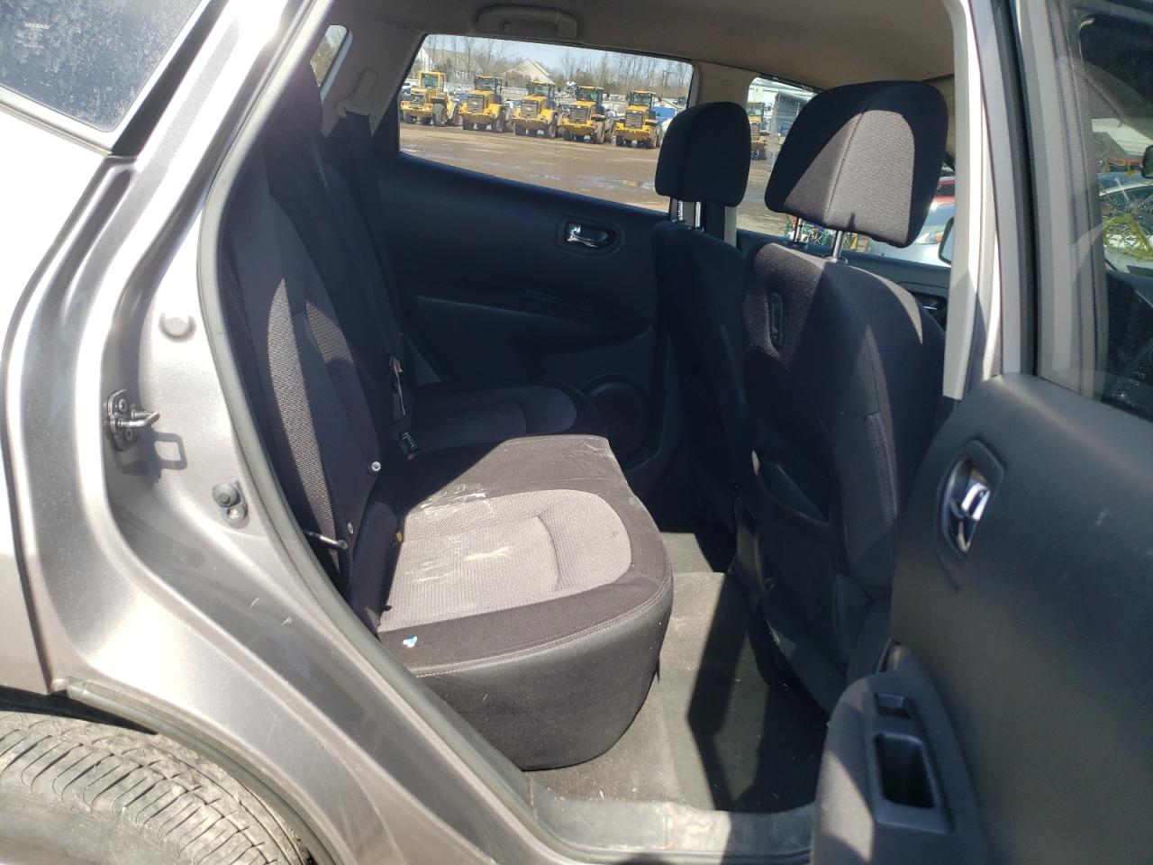 Photo 6 from auction – 2012 NISSAN ROGUE S with VIN JN8AS5MV6CW411426