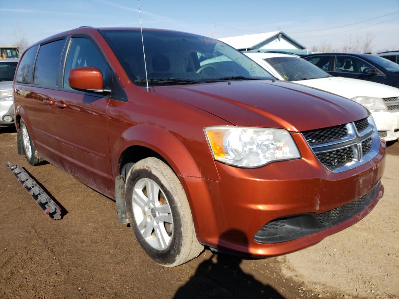 DODGE GRAND CARA 2012 con VIN 2C4RDGCG0CR277724 - Foto de la subasta