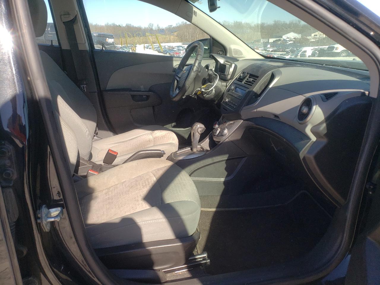 Photo 5 from auction – 2015 CHEVROLET SONIC LS with VIN 1G1JA5SH1F4154793