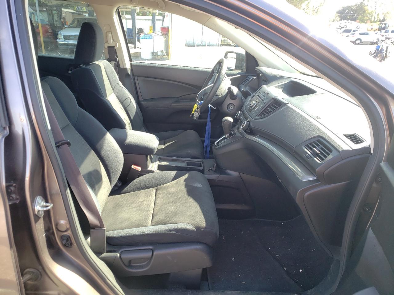 Photo 5 from auction – 2015 HONDA CR-V LX with VIN 3CZRM3H38FG703033