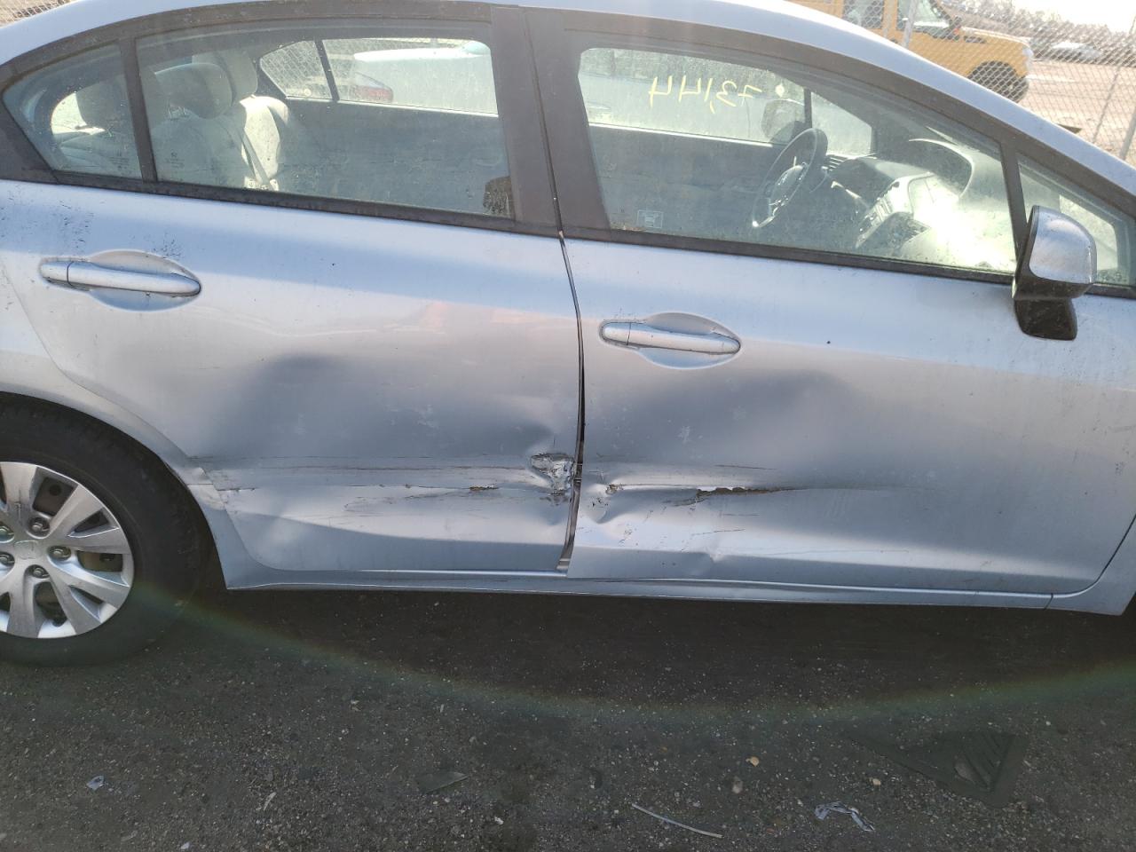 Photo 9 from auction – 2012 HONDA CIVIC LX with VIN 19XFB2E59CE004239