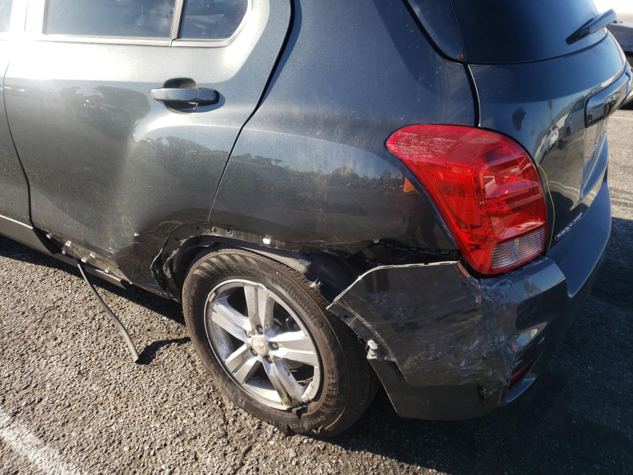 Photo 9 from auction – 2020 CHEVROLET TRAX LS with VIN 3GNCJNSB6LL120342