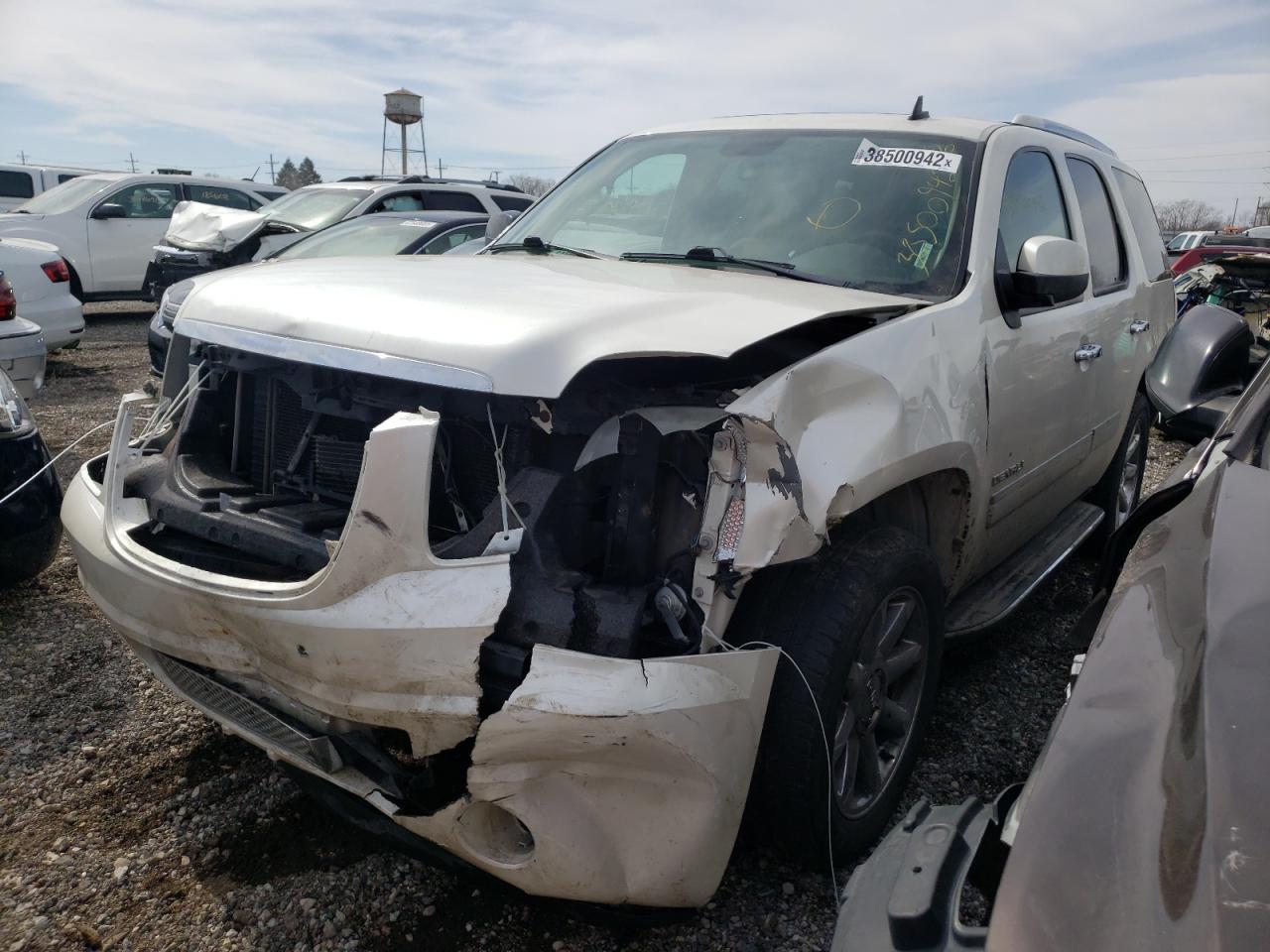 Photo 2 from auction – 2012 GMC YUKON DENA with VIN 1GKS2EEF7CR135168