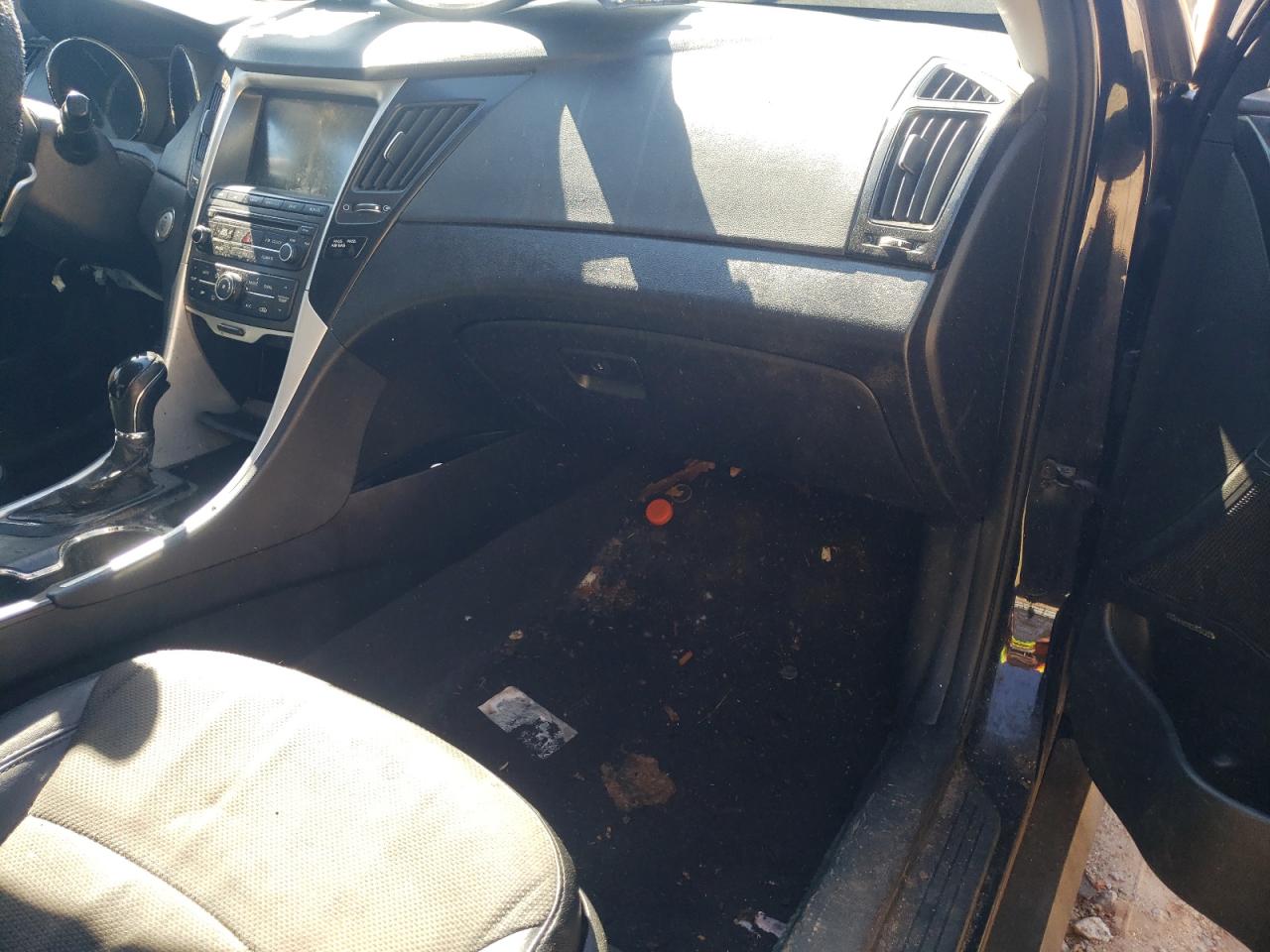 Photo 5 from auction – 2014 HYUNDAI SONATA SE with VIN 5NPEC4AC9EH814686