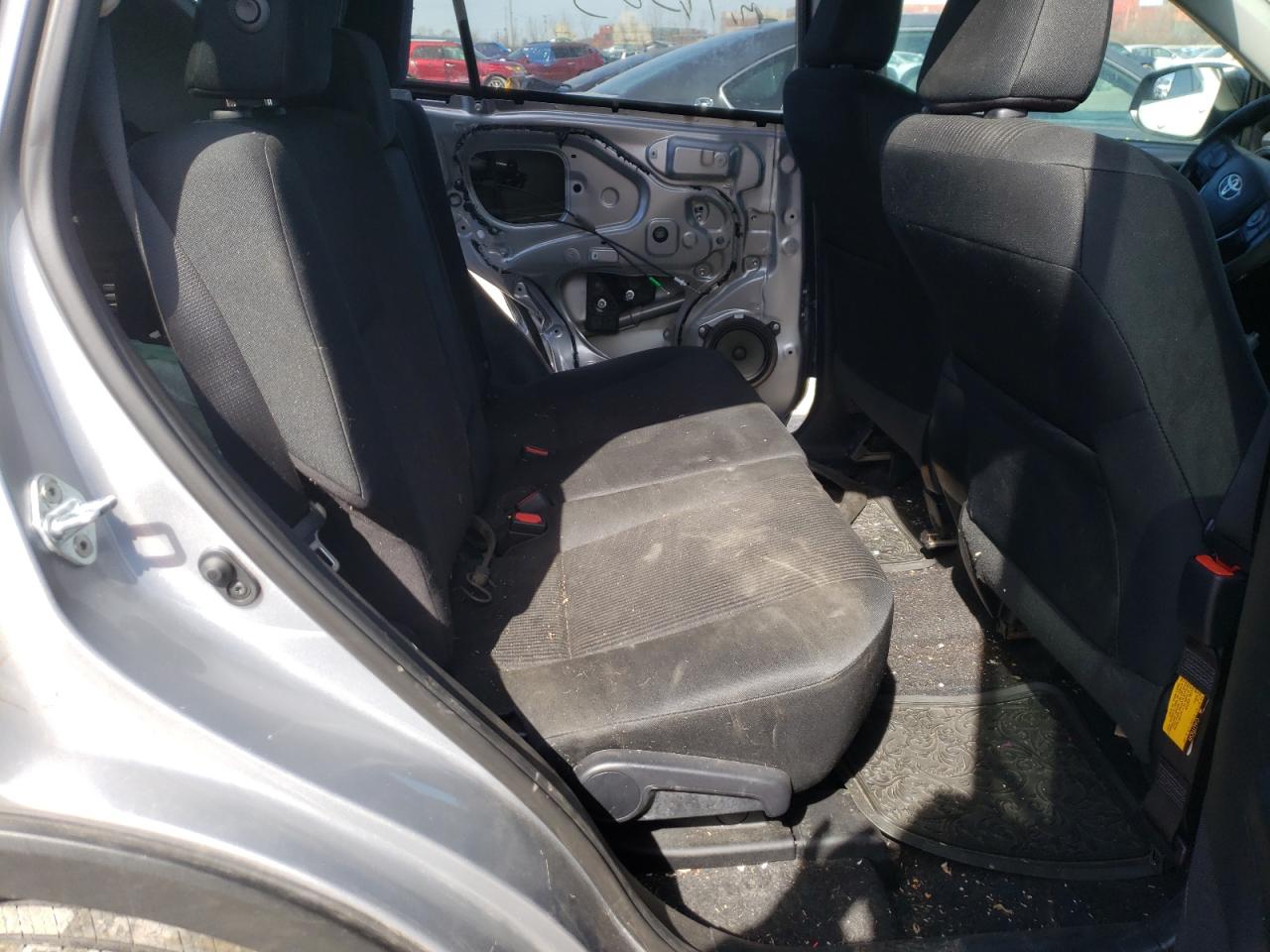 Photo 6 from auction – 2017 TOYOTA RAV4 LE with VIN 2T3BFREV1HW627202