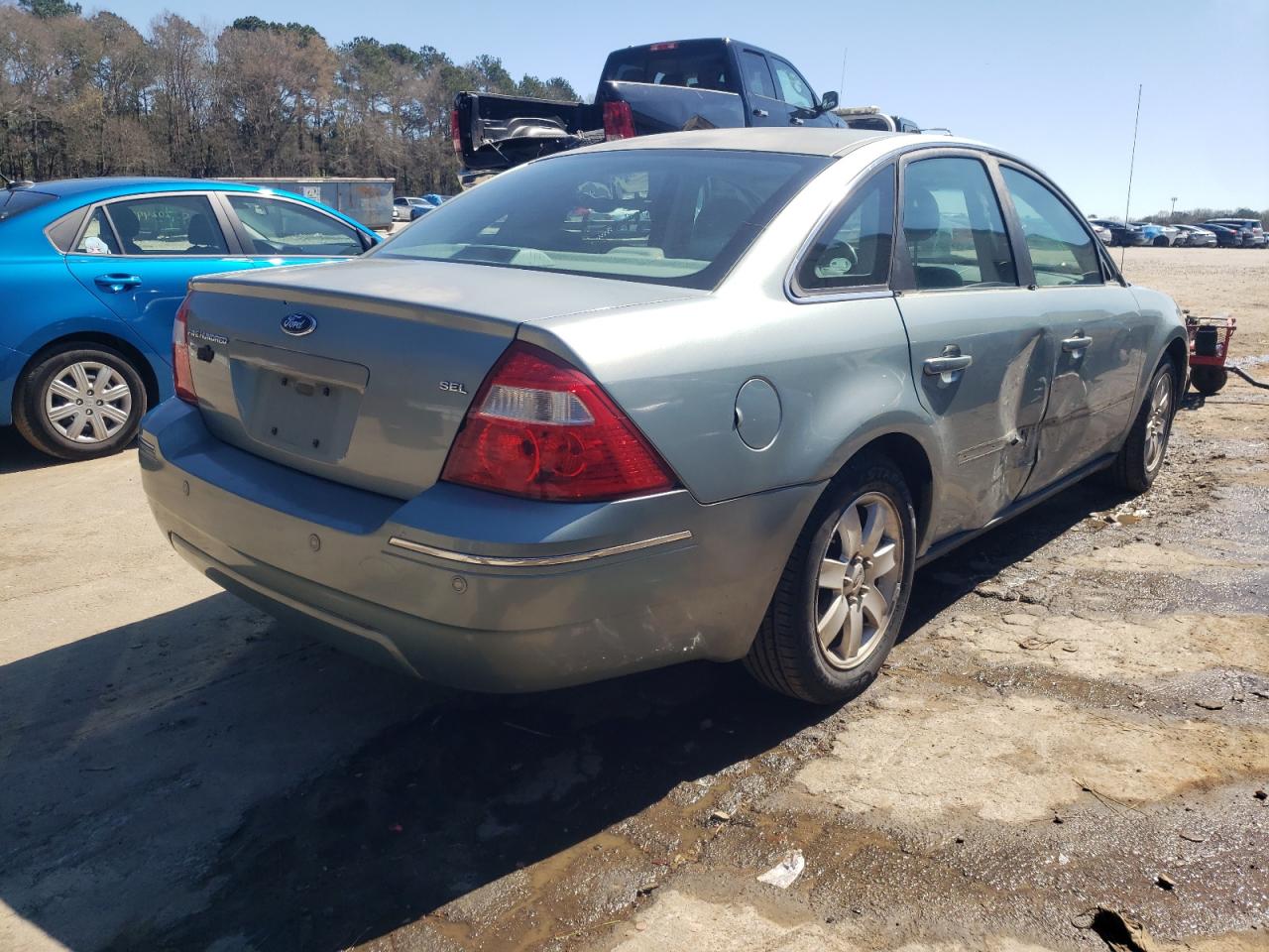Photo 4 from auction – 2005 FORD FIVE HUNDR with VIN 1FAFP24105G109969