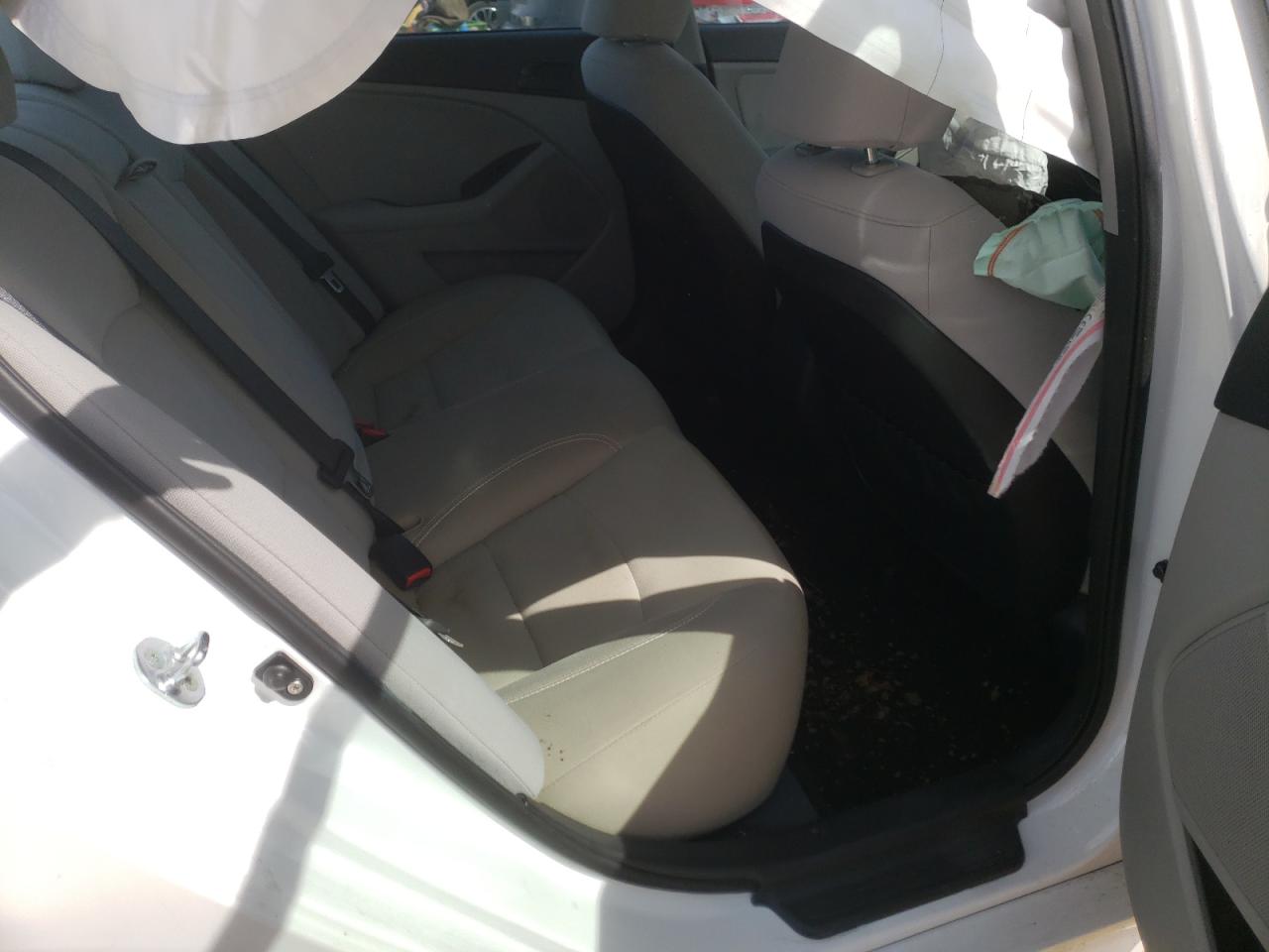 Photo 6 from auction – 2015 KIA OPTIMA LX with VIN KNAGM4A73F5640492