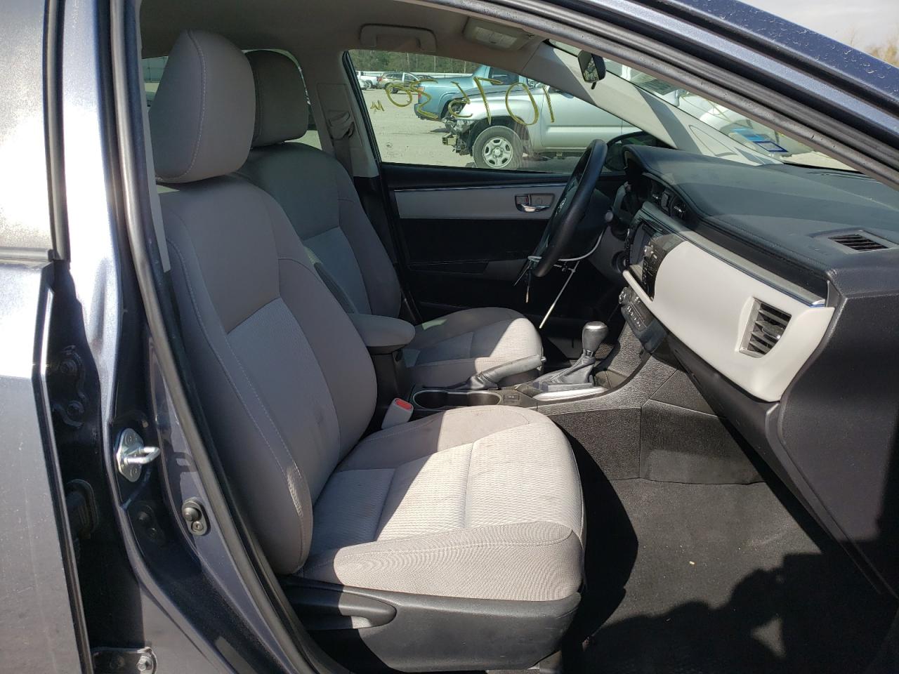 Photo 5 from auction – 2015 TOYOTA COROLLA L with VIN 5YFBURHE8FP355059