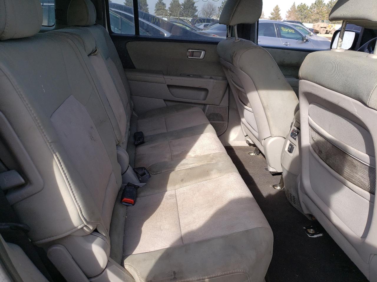 Photo 6 from auction – 2010 HONDA PILOT EX with VIN 5FNYF3H41AB001204