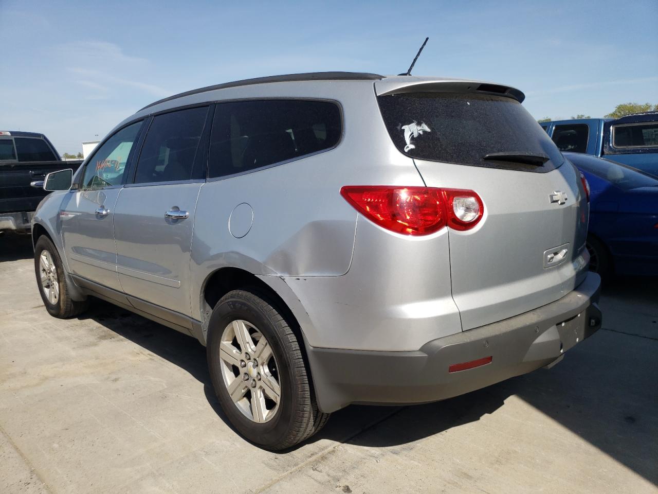 Photo 3 from auction – 2011 CHEVROLET TRAVERSE L with VIN 1GNKRJED6BJ253246