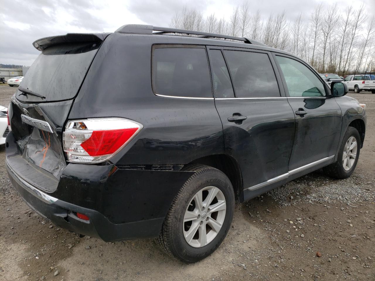 Photo 4 from auction – 2013 TOYOTA HIGHLANDER with VIN 5TDBK3EH8DS178258