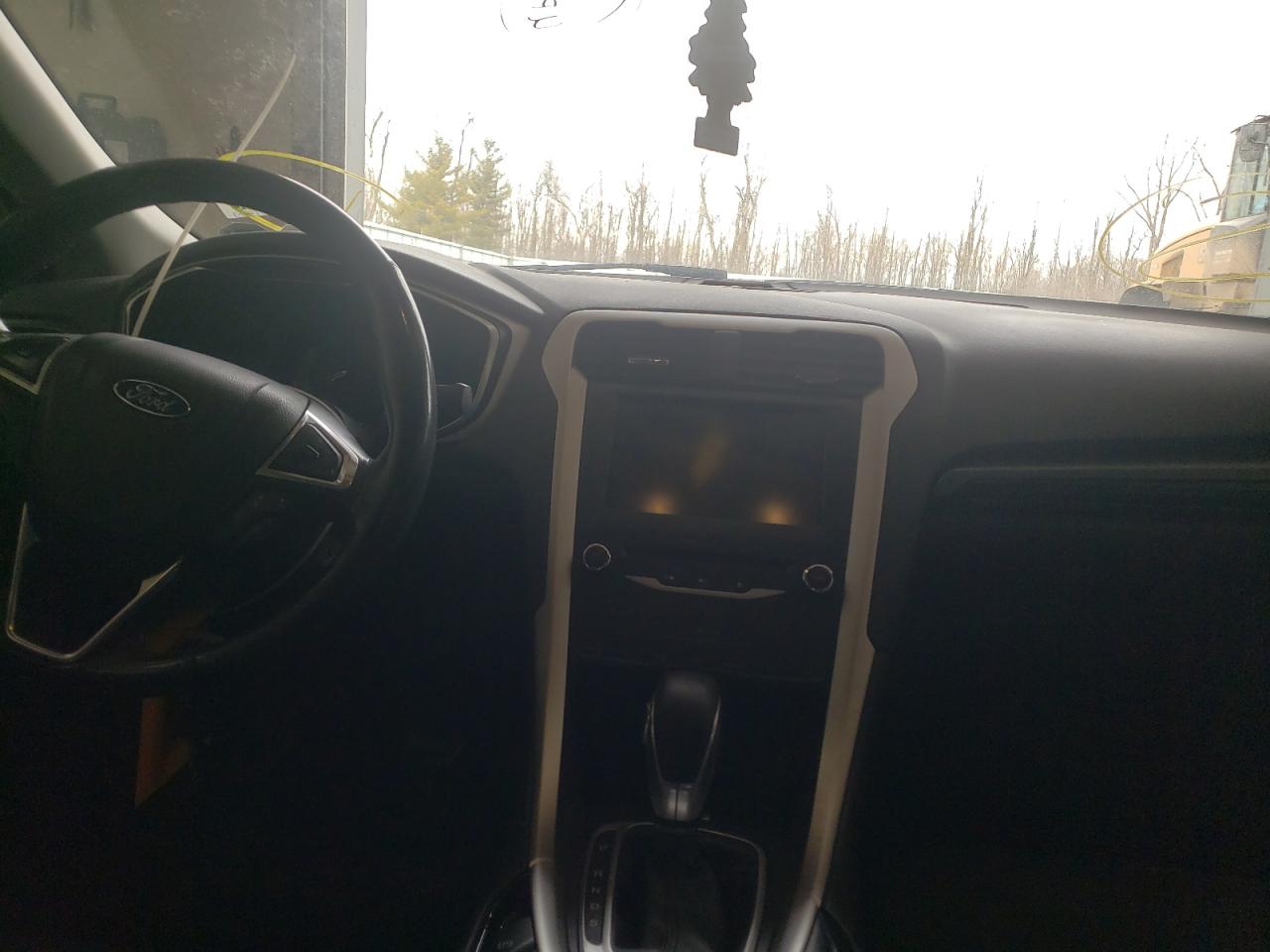 Photo 9 from auction – 2013 FORD FUSION SE with VIN 3FA6P0HR1DR367171