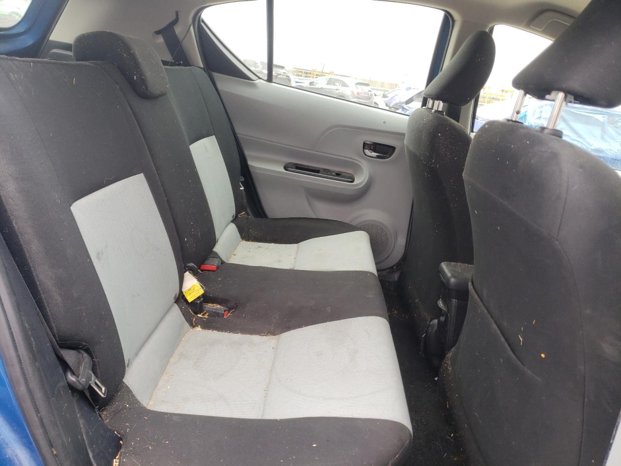 Photo 6 from auction – 2014 TOYOTA PRIUS C with VIN JTDKDTB39E1570425