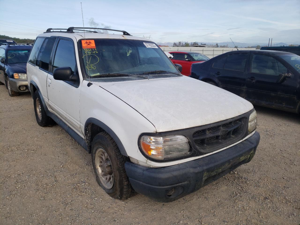 FORD EXPLORER S 2000 z numerem VIN 1FMYU60E8YUA73722 - Zdjęcie z aukcji
