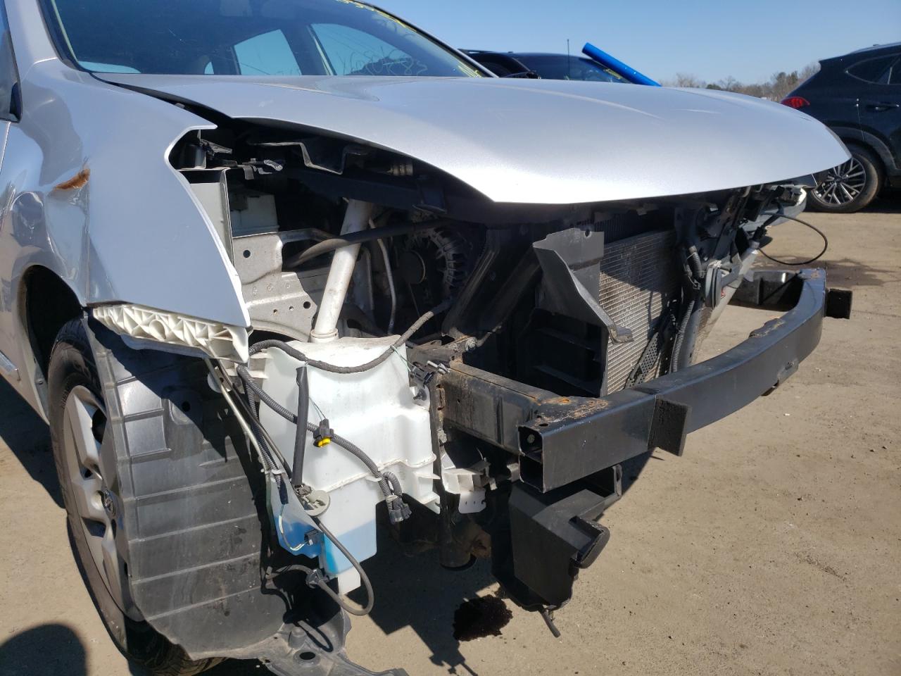 Photo 9 from auction – 2013 NISSAN ROGUE S with VIN JN8AS5MV2DW651218