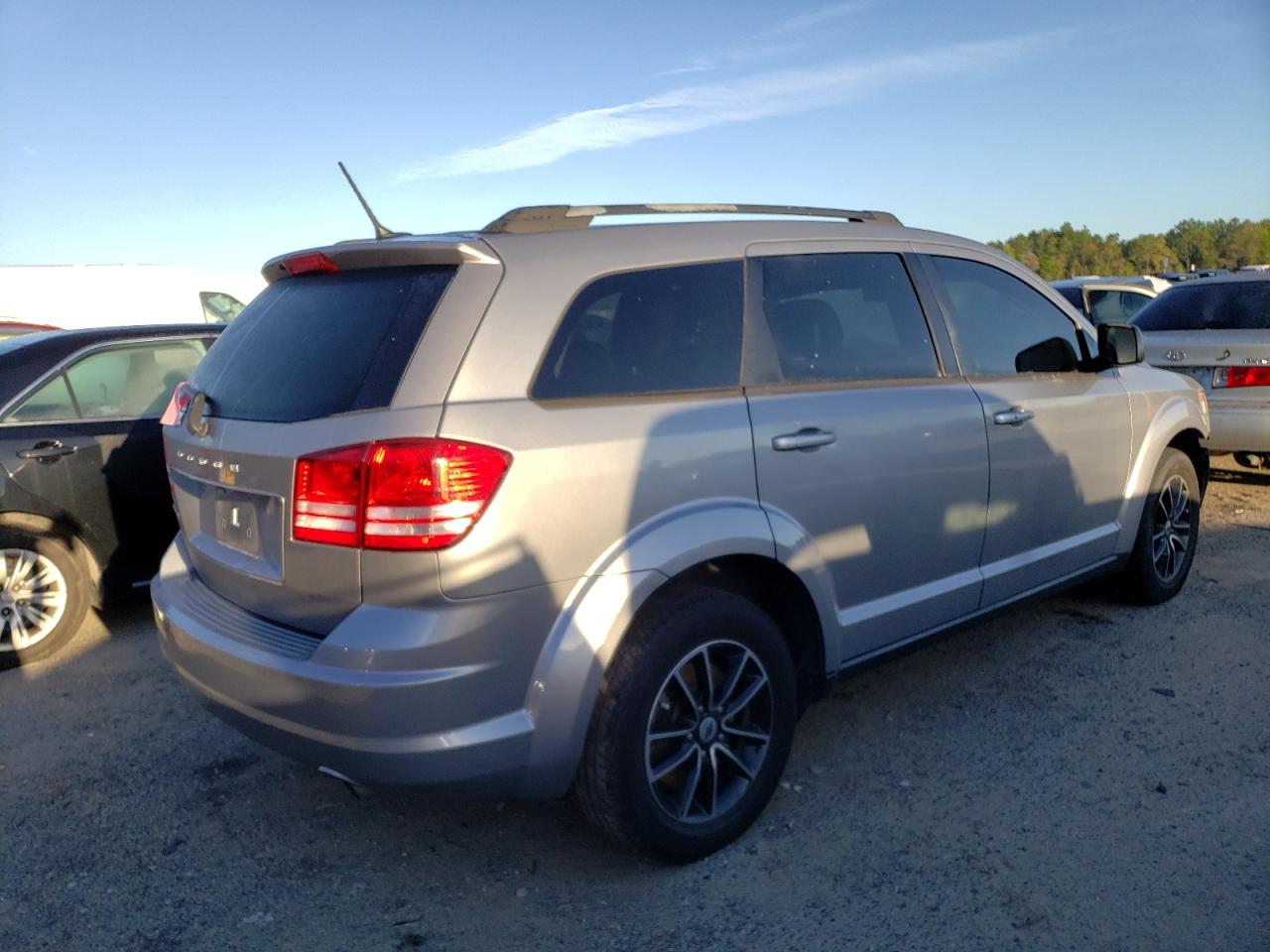Photo 4 from auction – 2018 DODGE JOURNEY SE with VIN 3C4PDCAB4JT383384