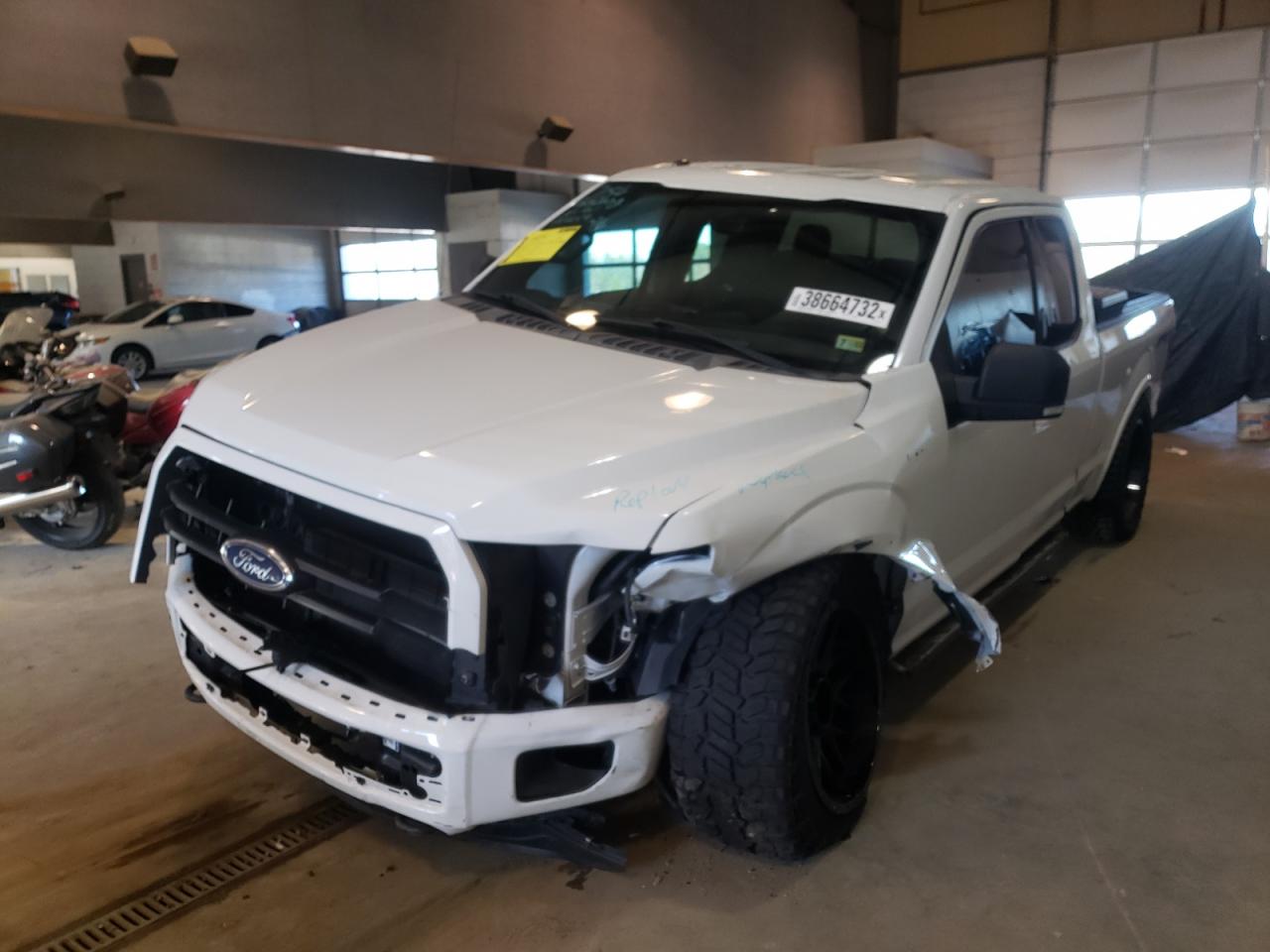 Фото 2 с аукциона – 2015 FORD F150 SUPER с VIN 1FTFX1EF1FFB18265