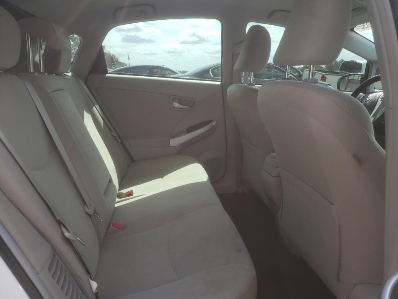 Photo 6 from auction – 2012 TOYOTA PRIUS with VIN JTDKN3DU1C5452572