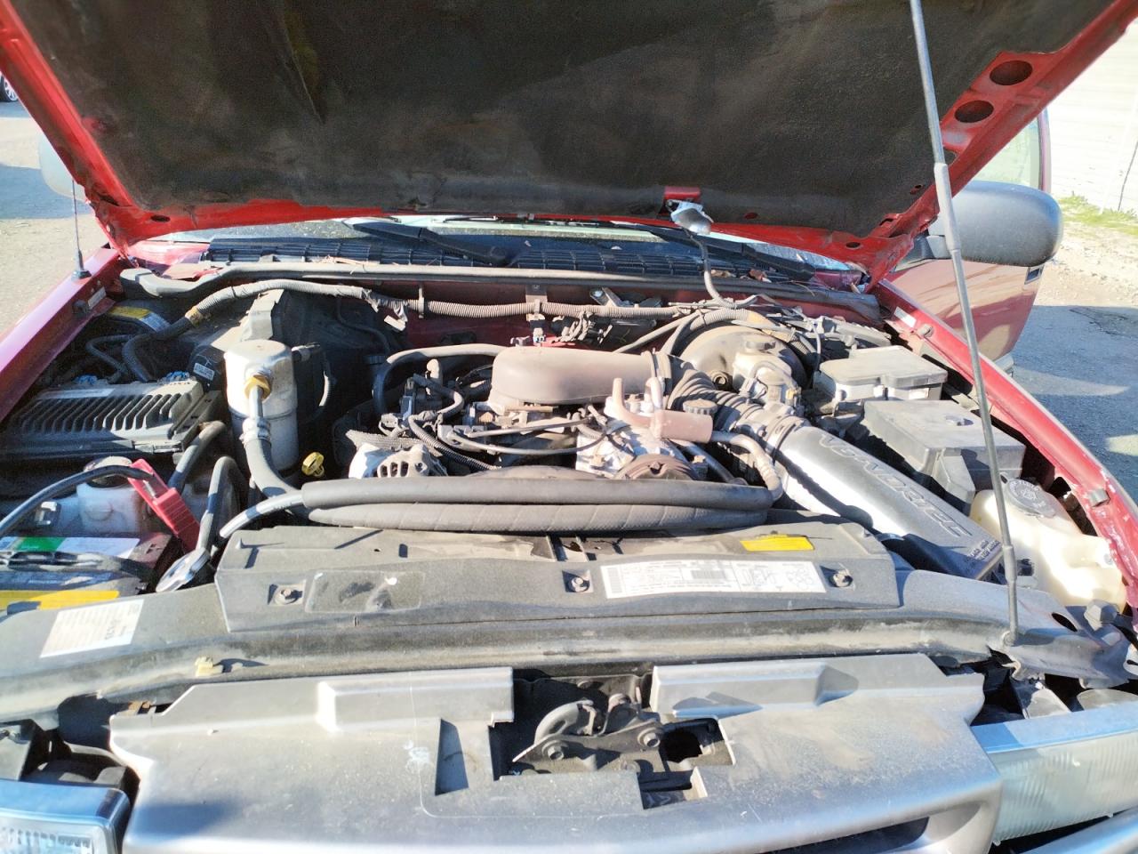 Photo 7 from auction – 2000 CHEVROLET BLAZER with VIN 1GNDT13WXY2126226