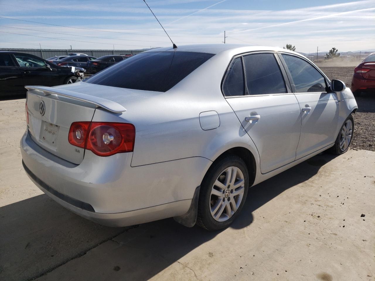 Photo 4 from auction – 2007 VOLKSWAGEN JETTA WOLF with VIN 3VWEF71KX7M053807