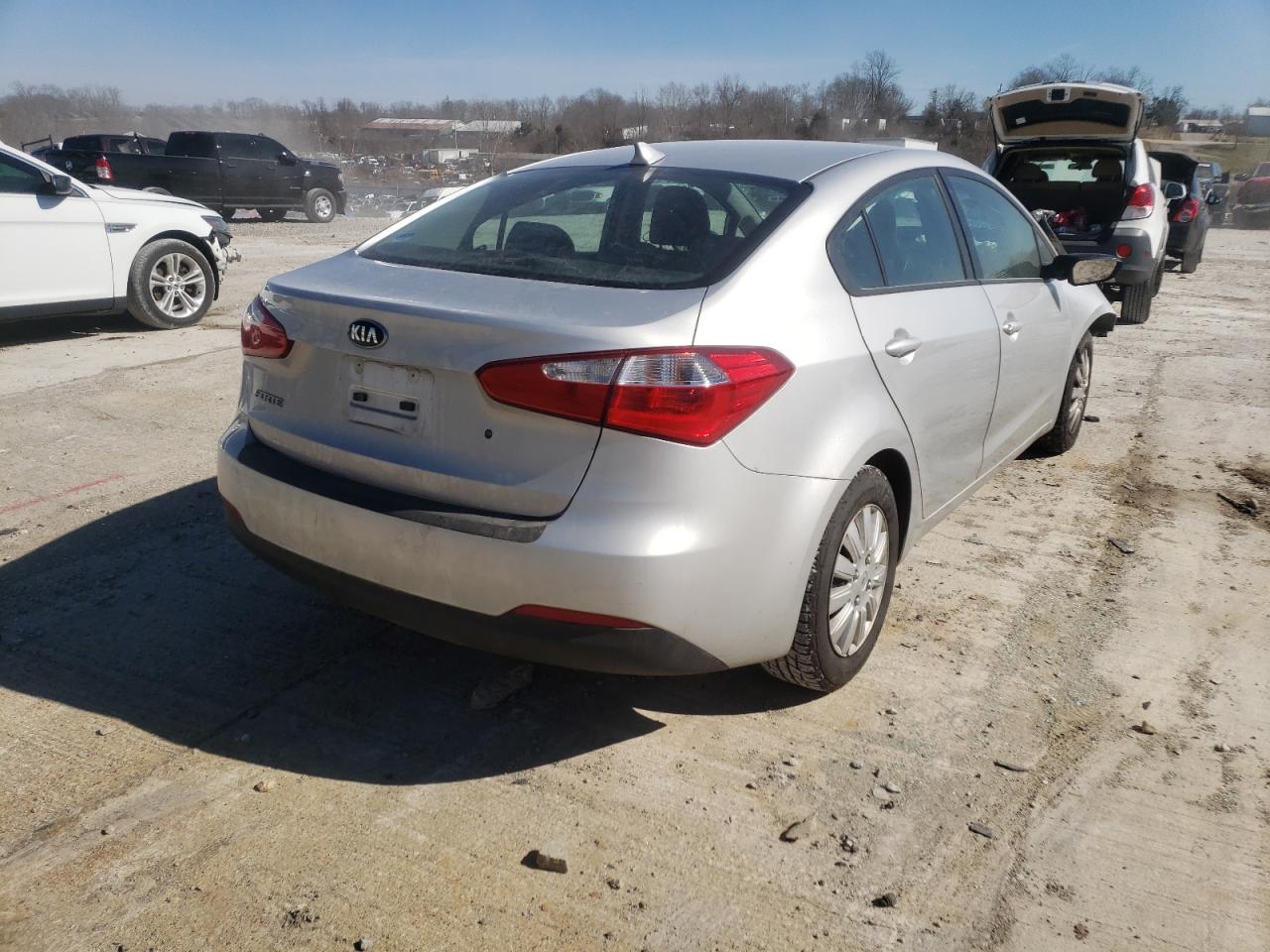 Photo 4 from auction – 2015 KIA FORTE LX with VIN KNAFK4A67F5368280