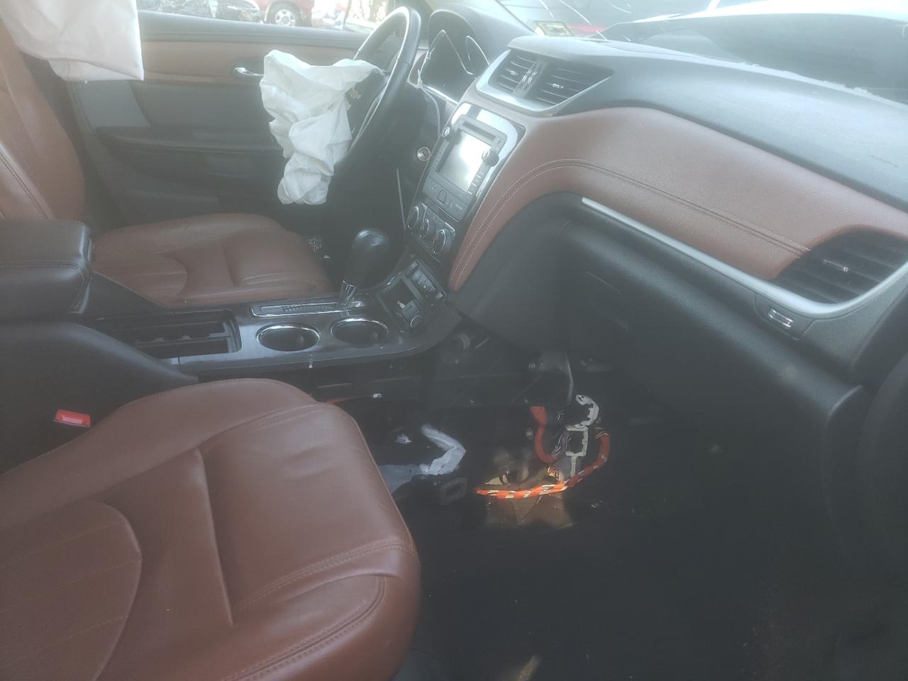 Photo 5 from auction – 2016 CHEVROLET TRAVERSE L with VIN 1GNKVJKD6GJ250340