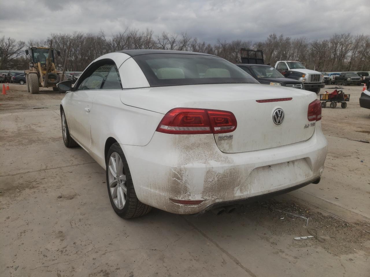 Photo 3 from auction – 2014 VOLKSWAGEN EOS KOMFOR with VIN WVWBW8AH8EV001014