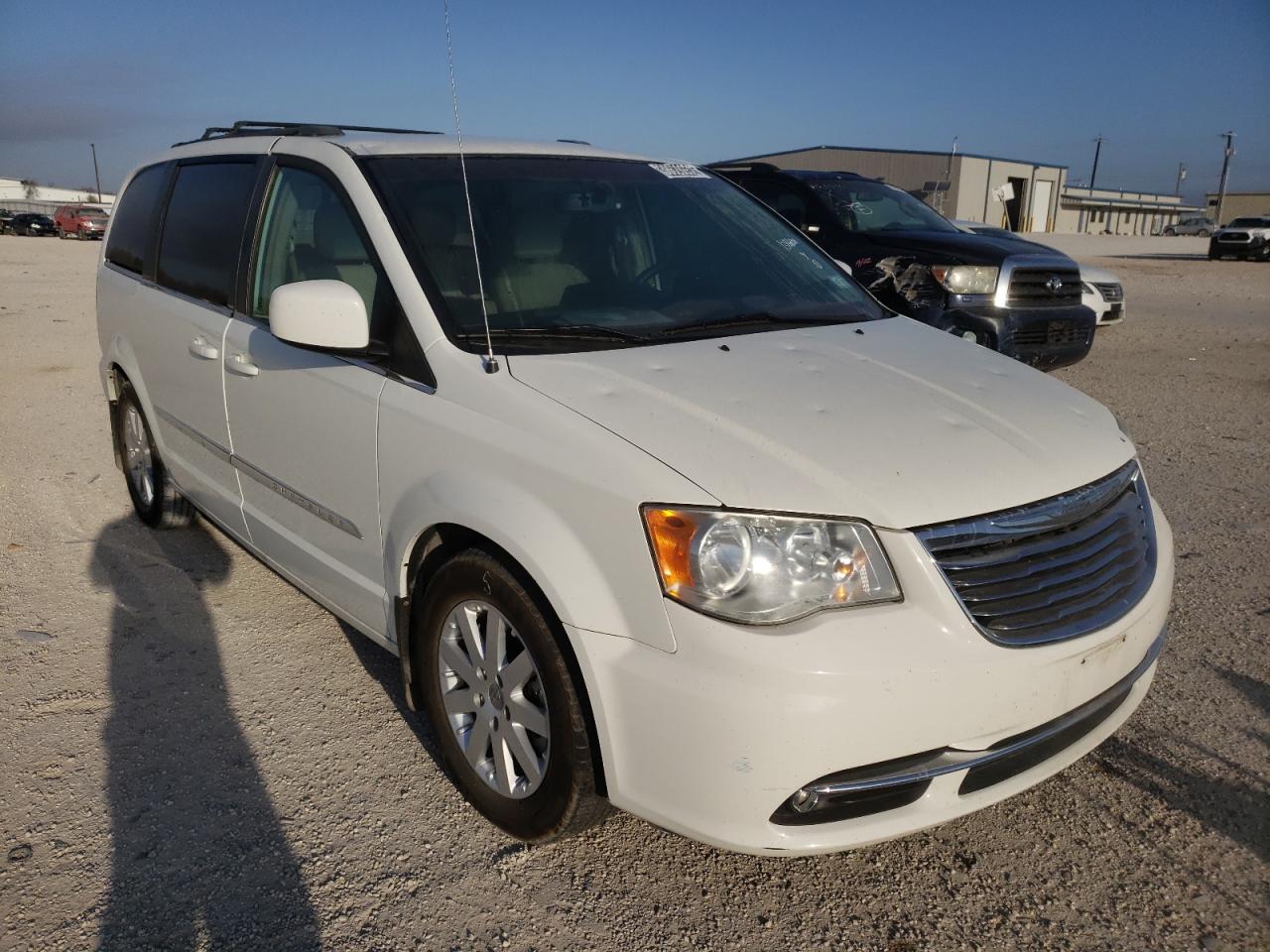 CHRYSLER TOWN & COU 2013 with VIN 2C4RC1BG6DR709333 - Photo from auction
