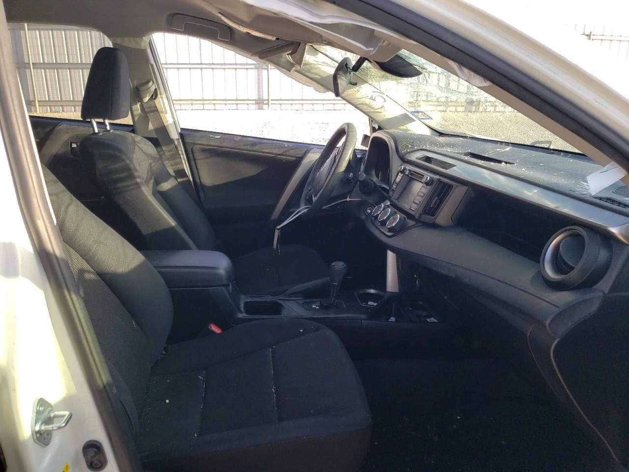 Photo 5 from auction – 2017 TOYOTA RAV4 LE with VIN JTMZFREV7HJ716334
