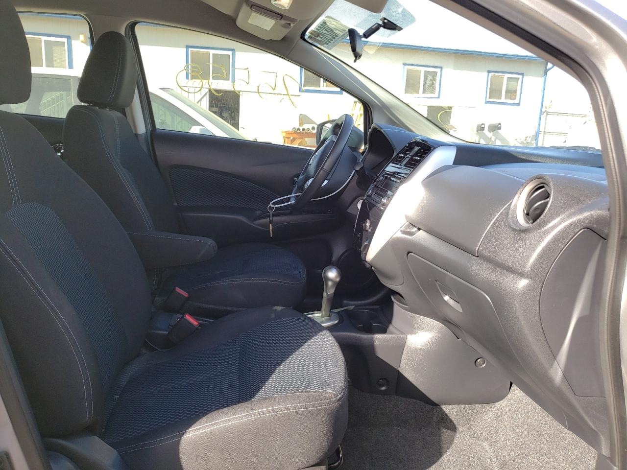 Photo 5 from auction – 2015 NISSAN VERSA NOTE with VIN 3N1CE2CP0FL365604