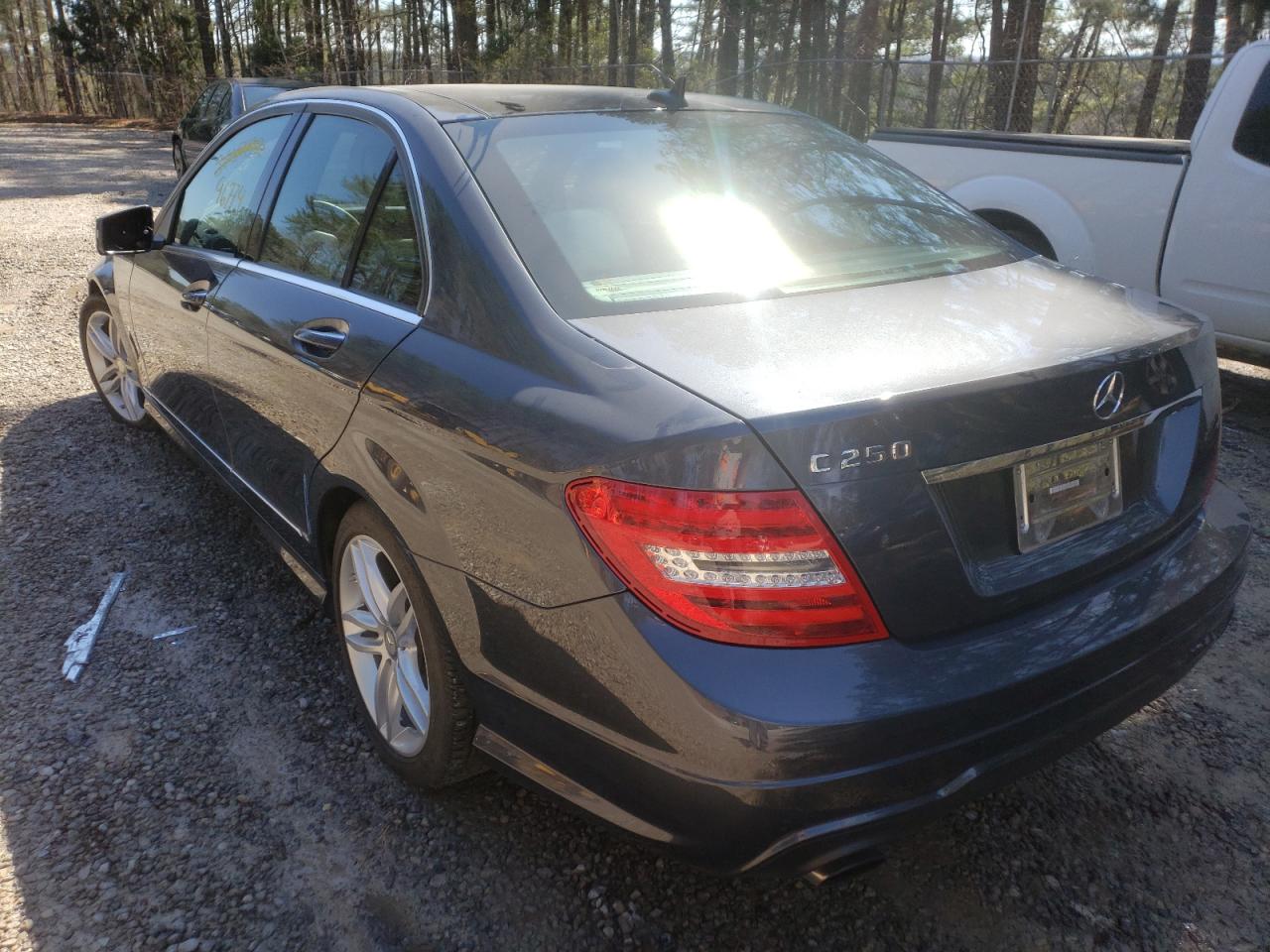 Photo 3 from auction – 2013 MERCEDES-BENZ C 250 with VIN WDDGF4HB4DA781007
