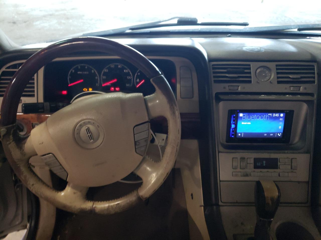 Photo 9 from auction – 2003 LINCOLN NAVIGATOR with VIN 5LMFU27R43LJ21849