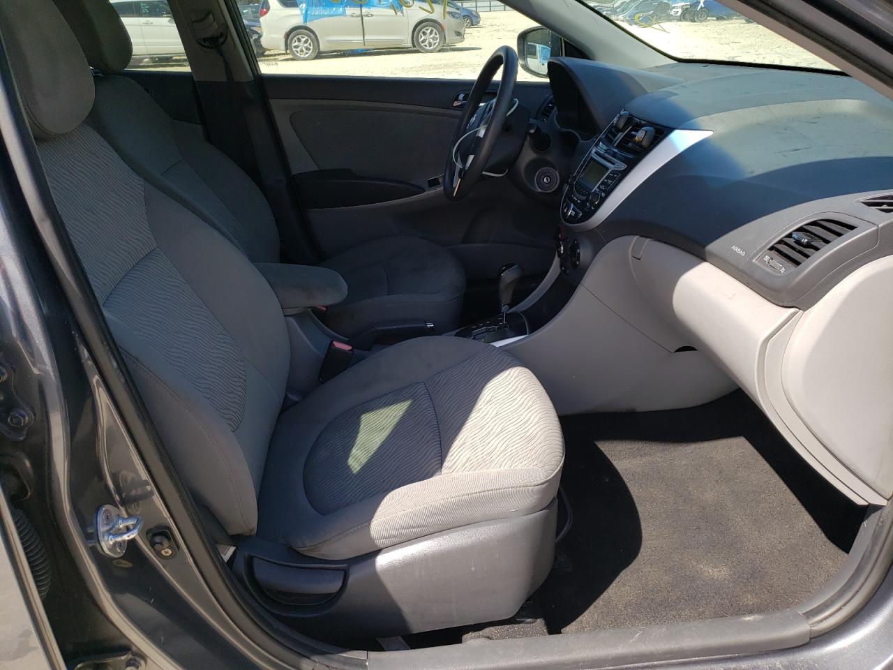 Photo 5 from auction – 2012 HYUNDAI ACCENT GLS with VIN KMHCU4AE7CU226158