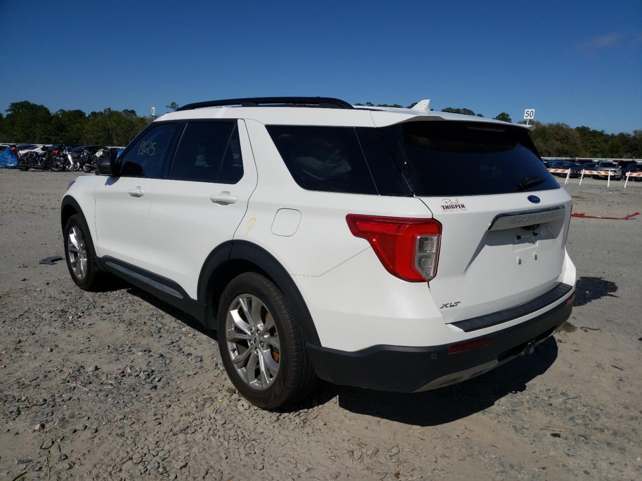 Photo 3 from auction – 2021 FORD EXPLORER X with VIN 1FMSK7DH8MGA55722