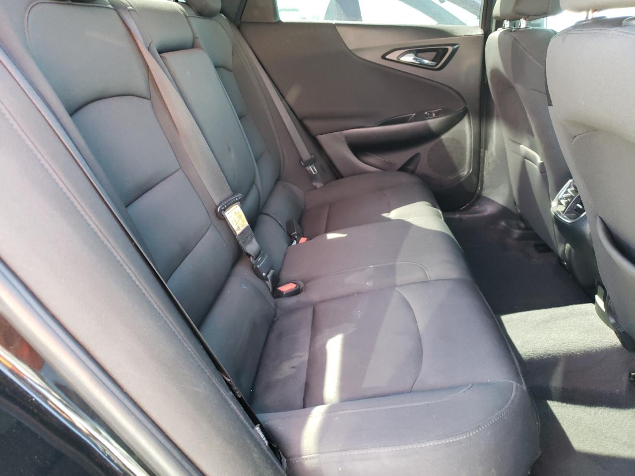 Photo 6 from auction – 2018 CHEVROLET MALIBU LT with VIN 1G1ZD5ST7JF267594