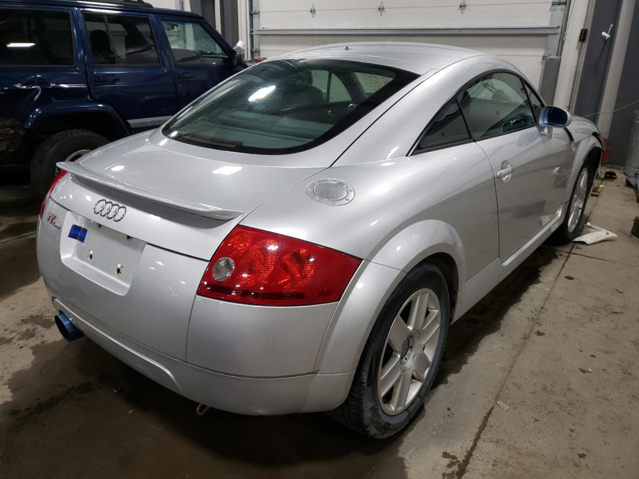 Photo 4 from auction – 2000 AUDI TT with VIN TRUTC28N7Y1009287