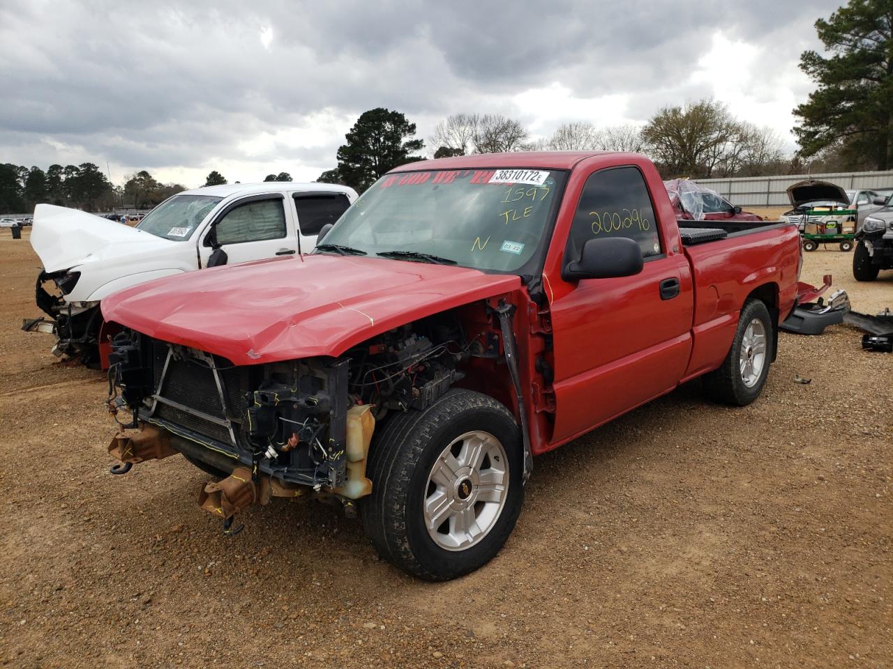 Photo 2 from auction – 2005 CHEVROLET SILVERADO with VIN 1GCEC14X65Z151597