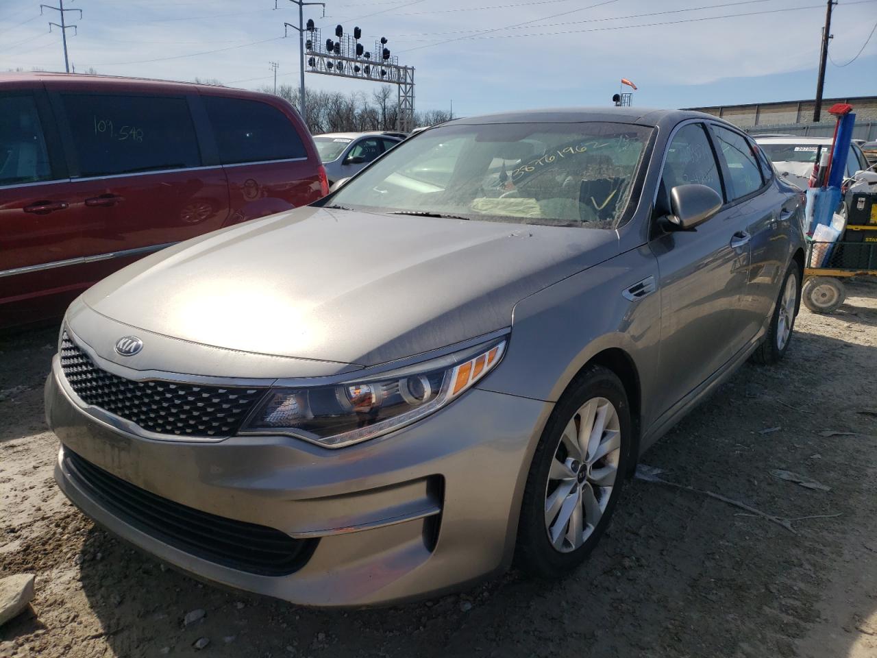 Photo 2 from auction – 2018 KIA OPTIMA EX with VIN 5XXGU4L37JG187236