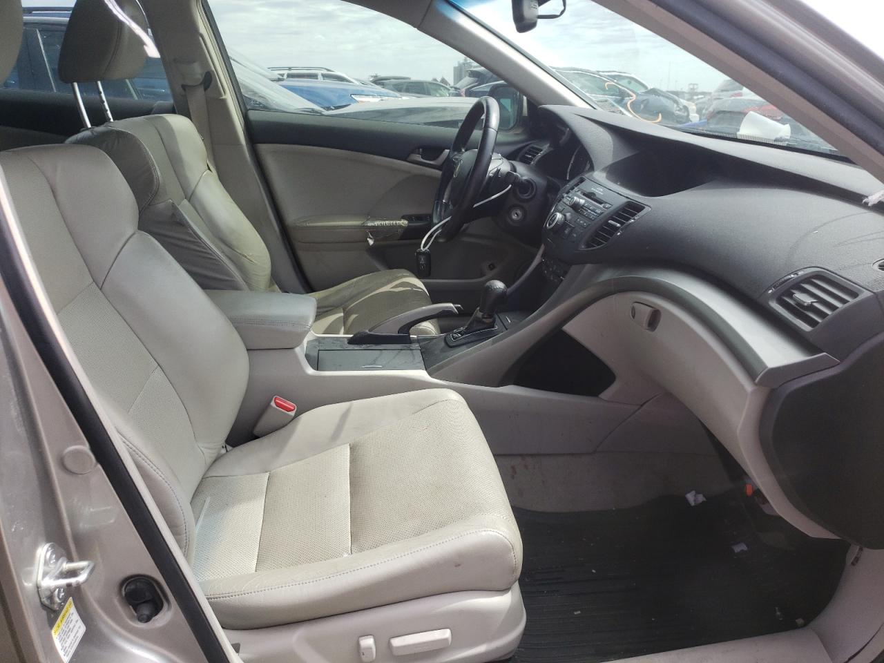 Photo 5 from auction – 2010 ACURA TSX with VIN JH4CU2F64AC008027