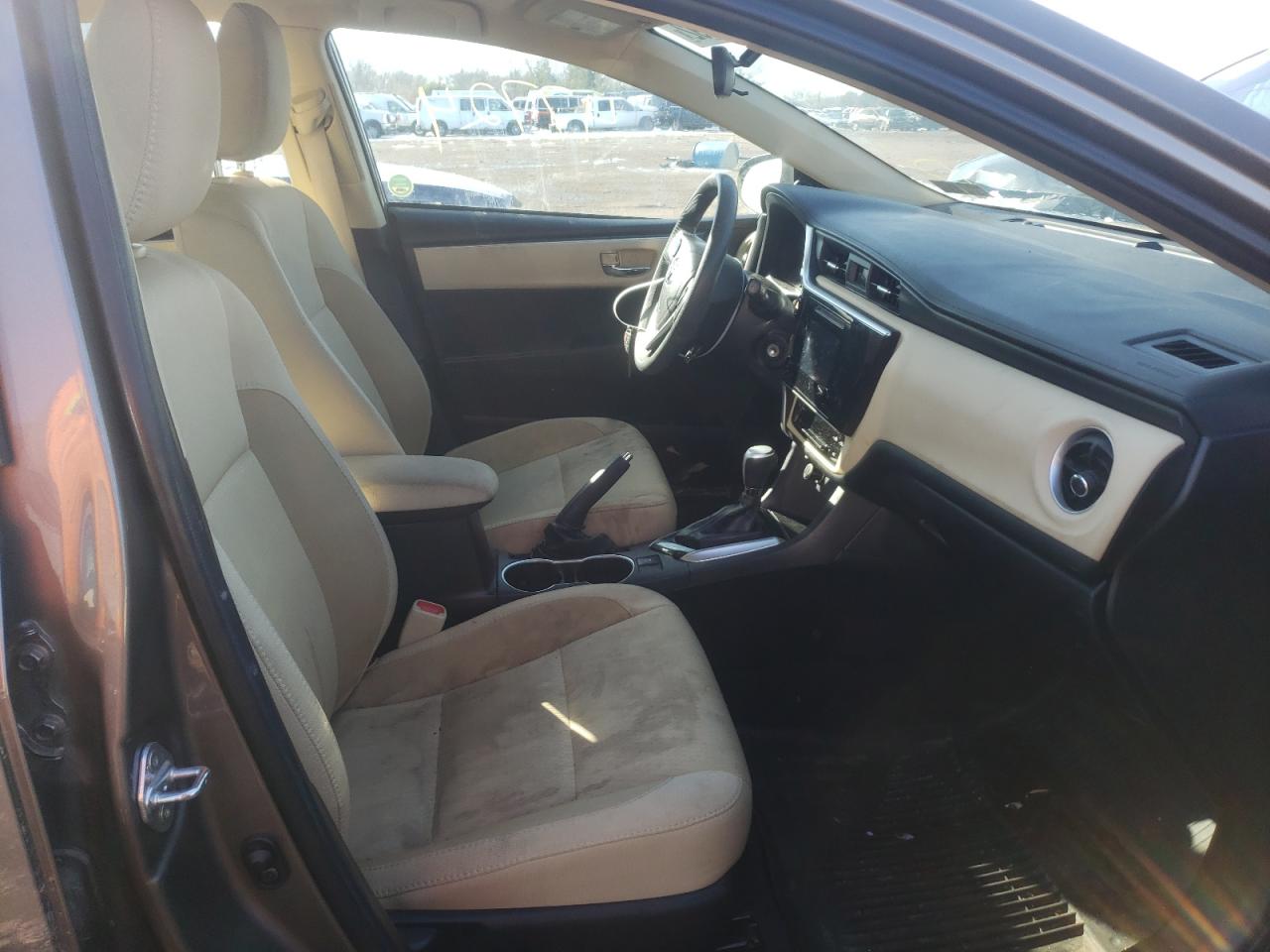 Photo 5 from auction – 2018 TOYOTA COROLLA L with VIN 2T1BURHE5JC033455