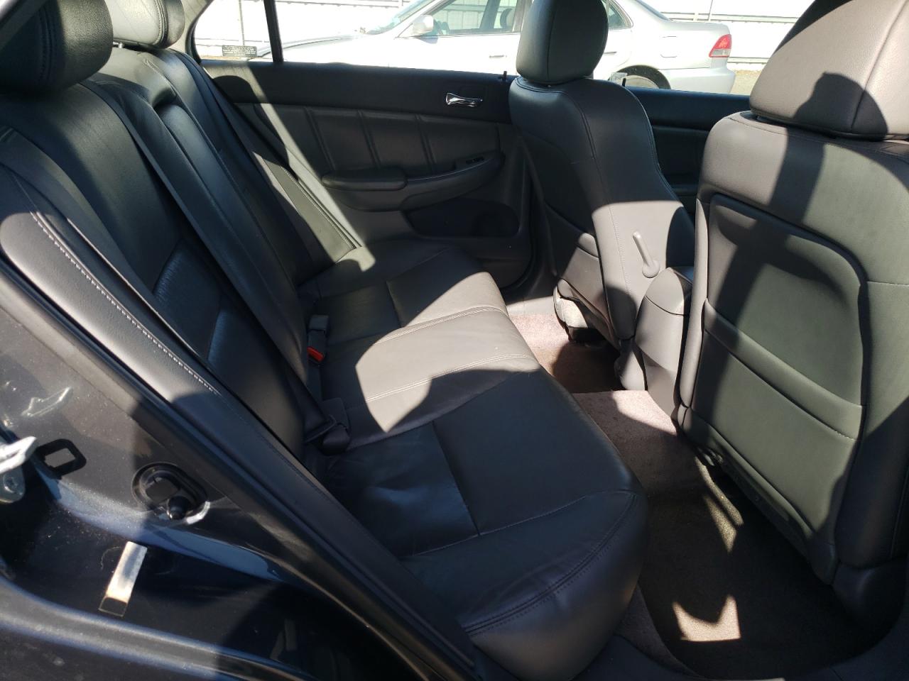 Photo 6 from auction – 2004 HONDA ACCORD EX with VIN JHMCM568X4C035868