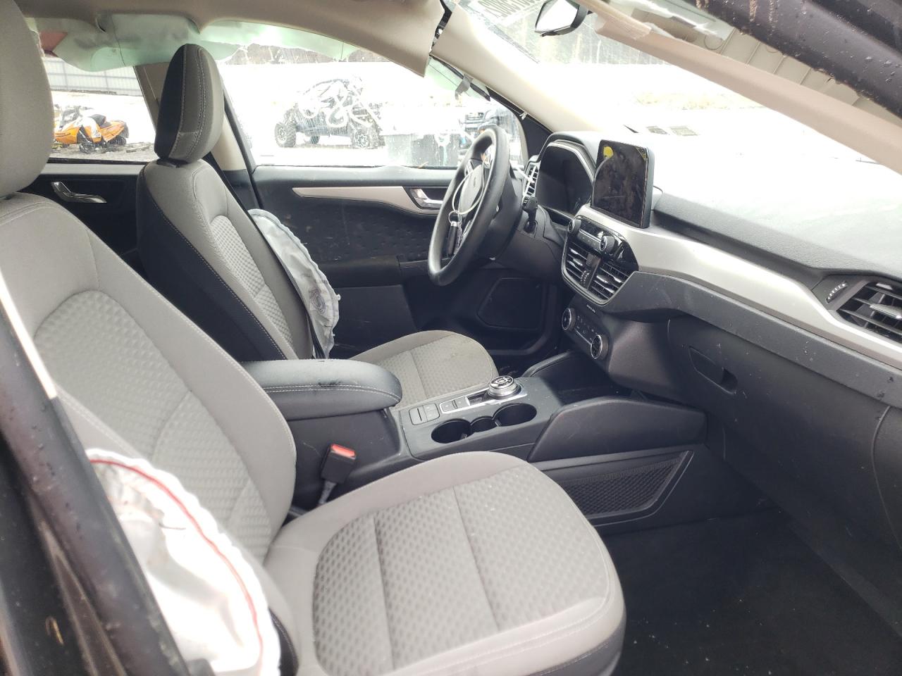 Photo 5 from auction – 2020 FORD ESCAPE SE with VIN 1FMCU9G64LUB29299