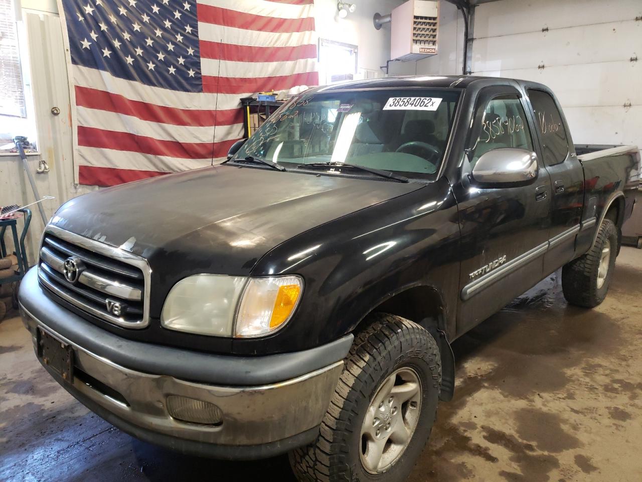 Photo 2 from auction – 2002 TOYOTA TUNDRA ACC with VIN 5TBBT44182S302218