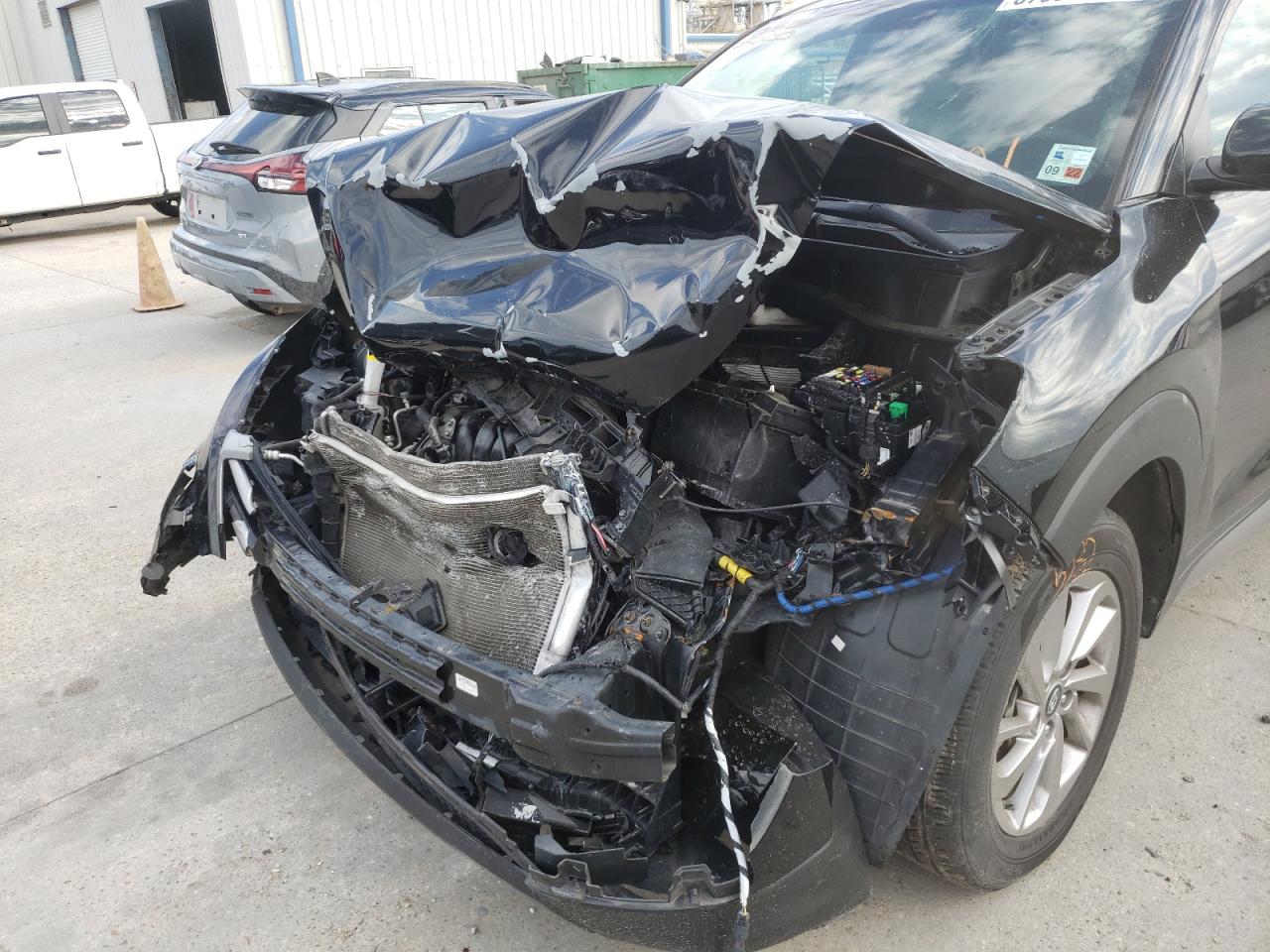 Photo 9 from auction – 2017 HYUNDAI TUCSON LIM with VIN KM8J33A45HU265642