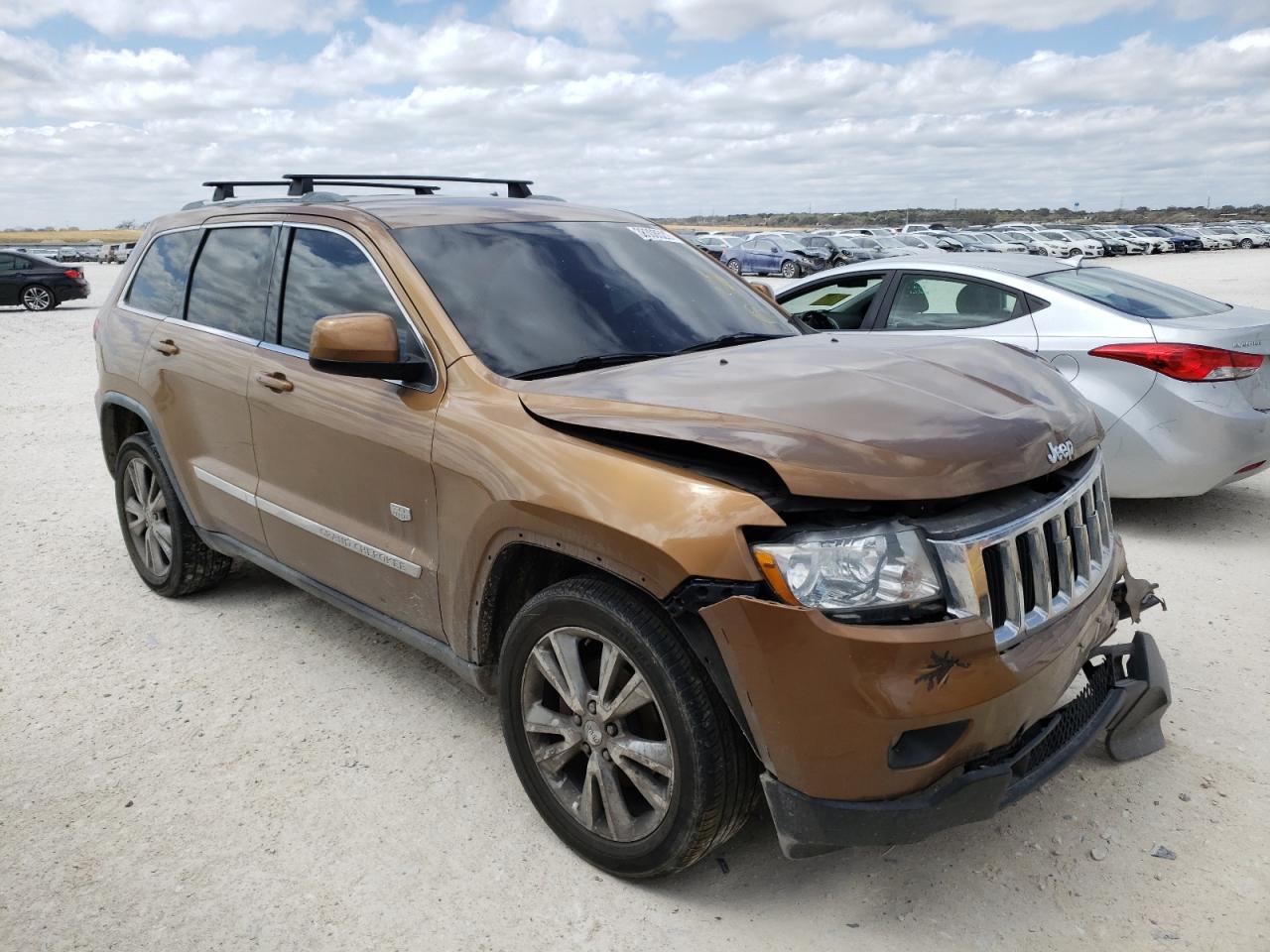 JEEP GRAND CHER 2011 with VIN 1J4RR4GG9BC645782 - Photo from auction