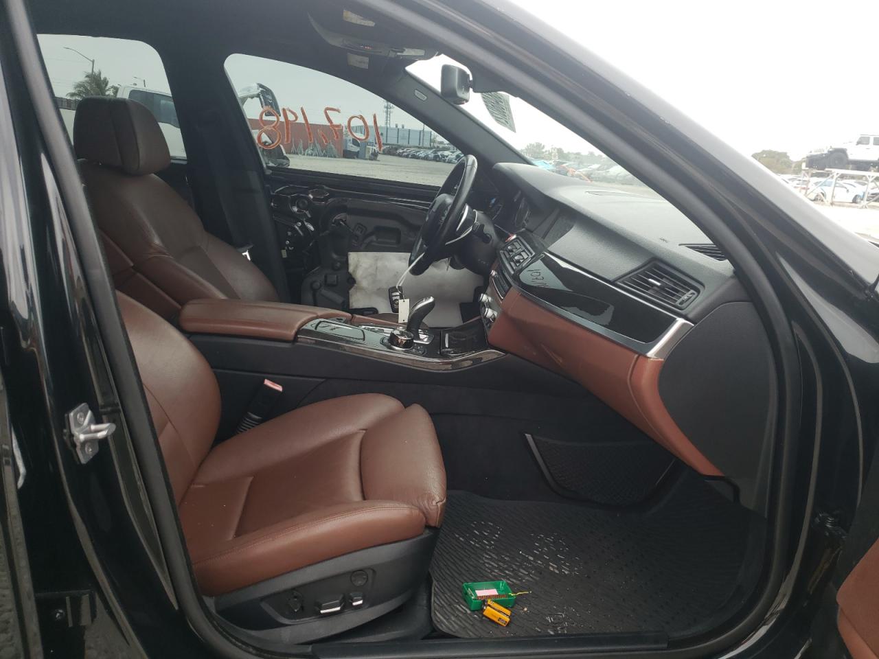 Photo 5 from auction – 2011 BMW 550 I with VIN WBAFR9C54BC757400