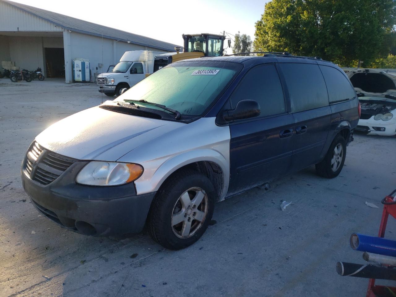 Photo 2 from auction – 2005 DODGE GRAND CARA with VIN 2D4GP44L55R515677