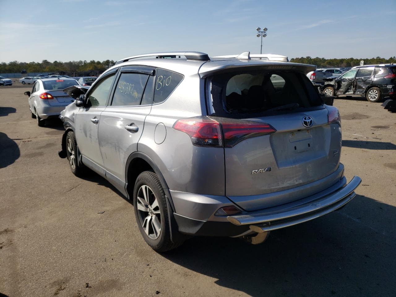 Photo 3 from auction – 2018 TOYOTA RAV4 ADVEN with VIN JTMRFREVXJD228919