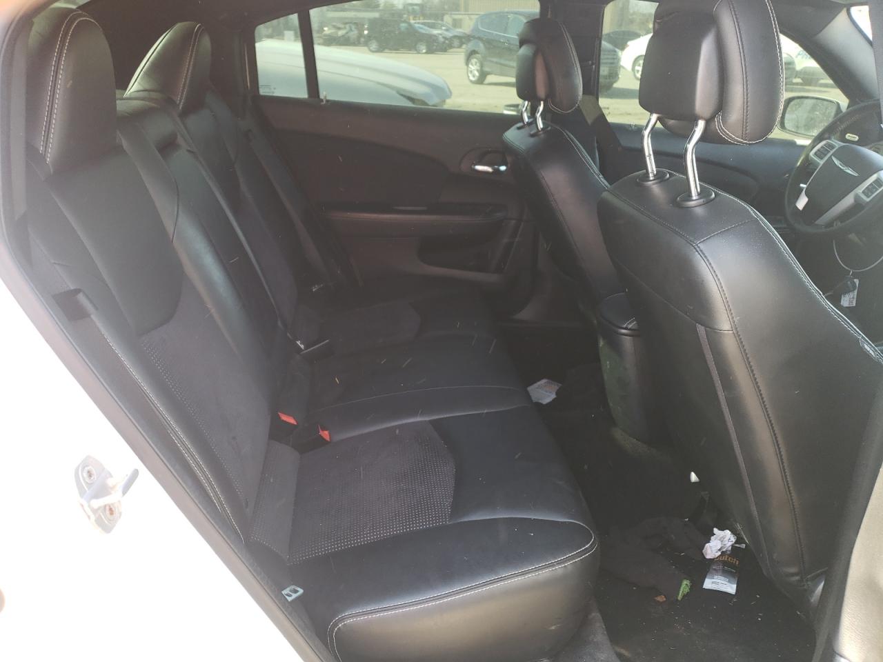 Photo 6 from auction – 2011 CHRYSLER 200 S with VIN 1C3BC8FG1BN567332