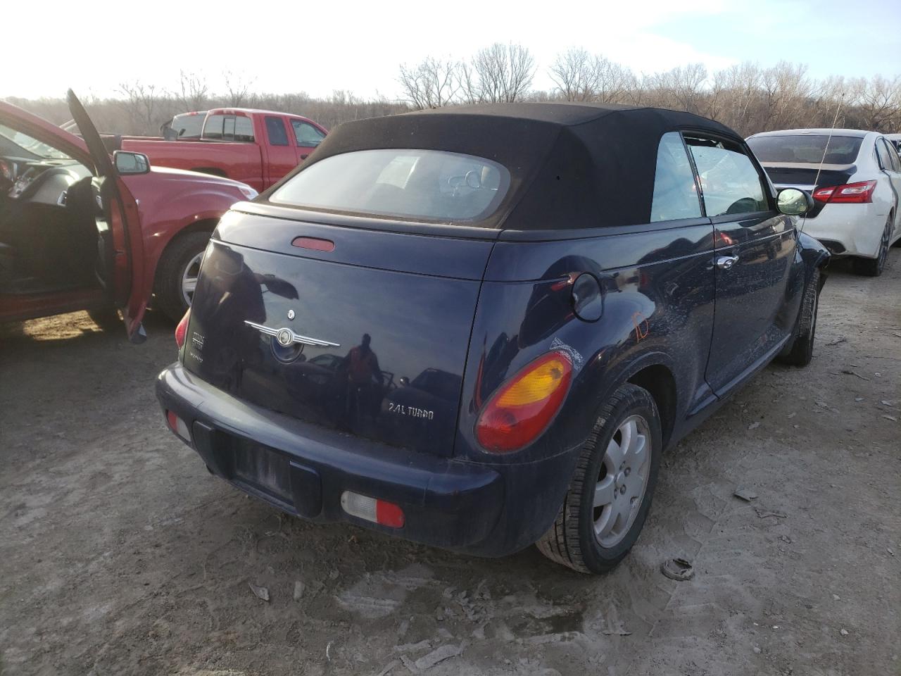 Photo 4 from auction – 2005 CHRYSLER PT CRUISER with VIN 3C3EY55E35T327667